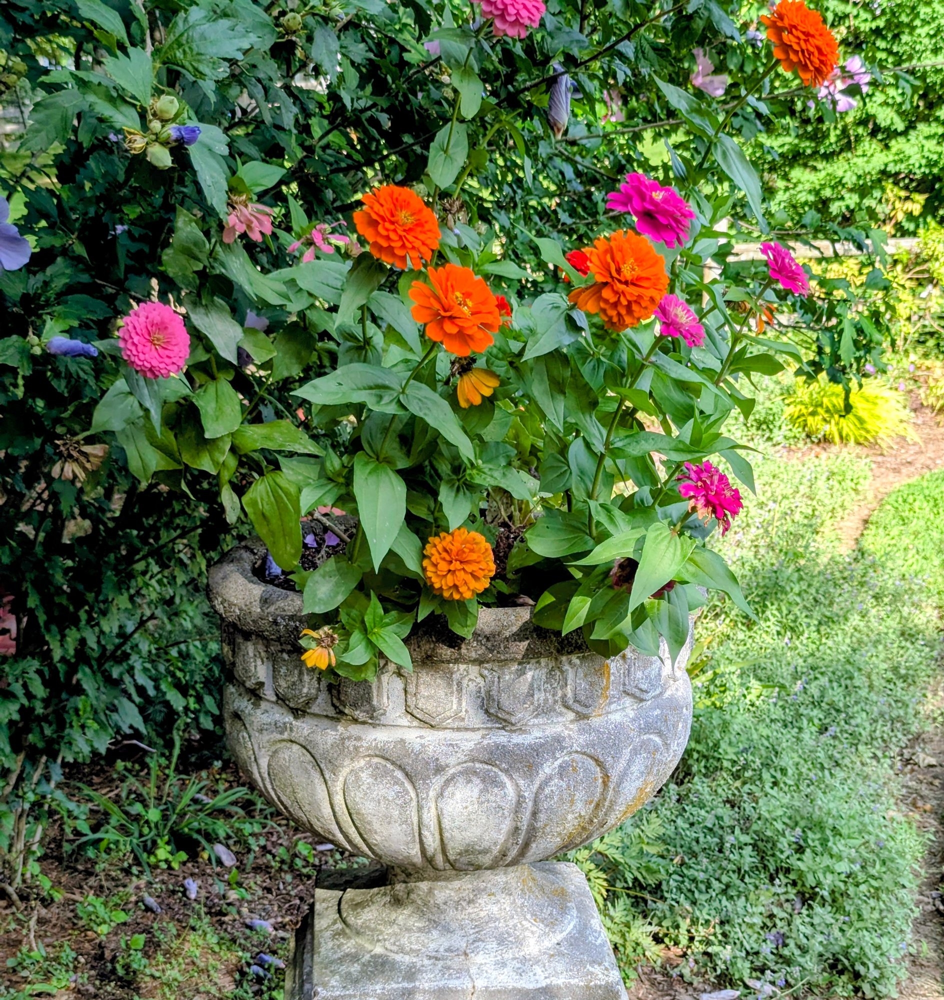 Wilton Multi-Estate End Of Summer Indoor/Outdoor Garden Sculptures /Decor Fine Arts & Crafts, Jewelry, Clothing, Antiques & Accessories