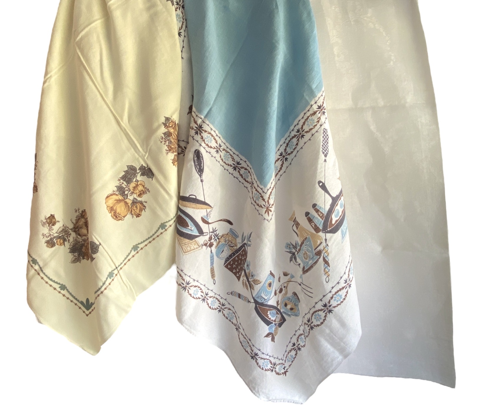 A Trio Of Mid Century Table Cloths 40802127