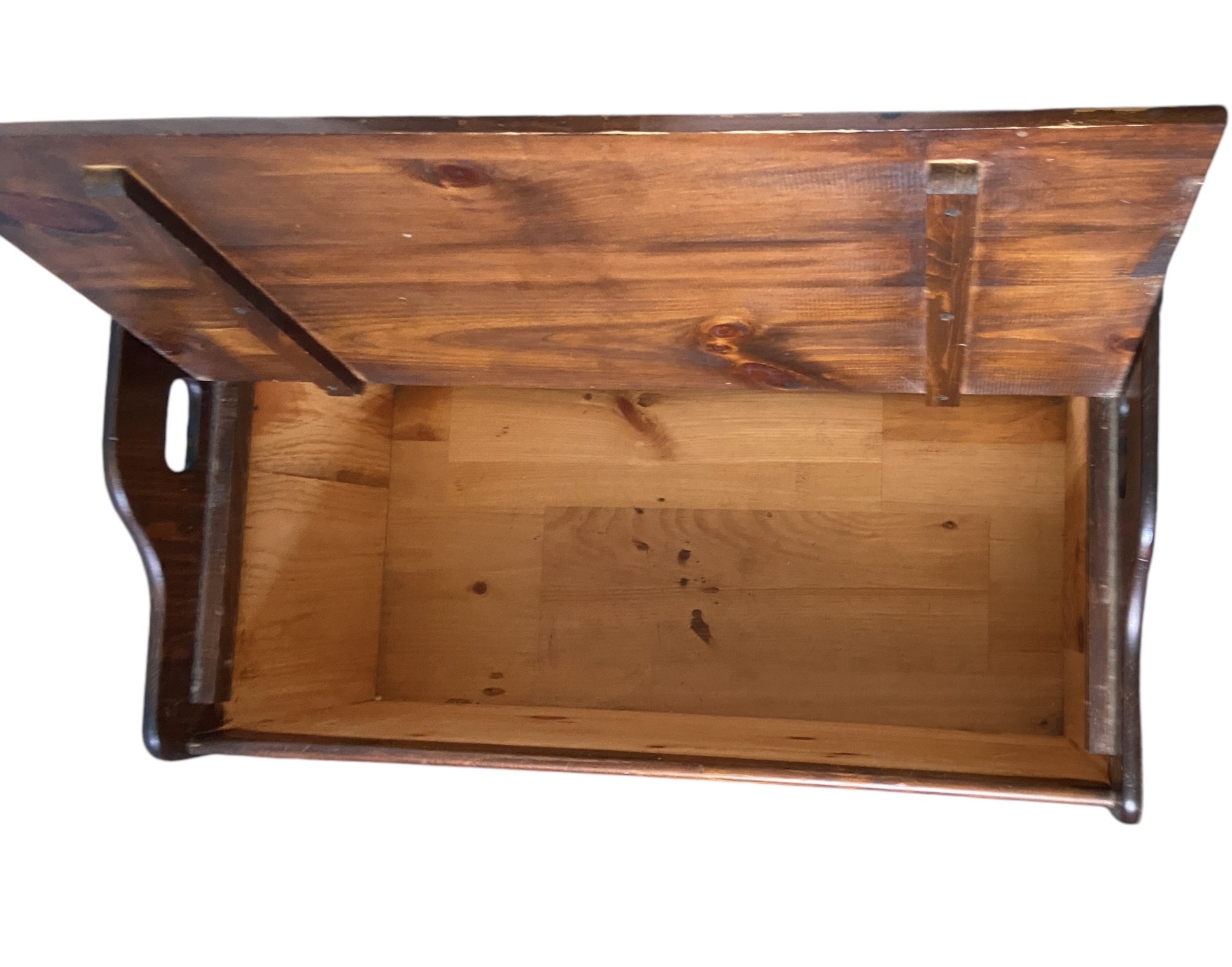 Small Knotty Pine Chest With Bench Seat 40802176