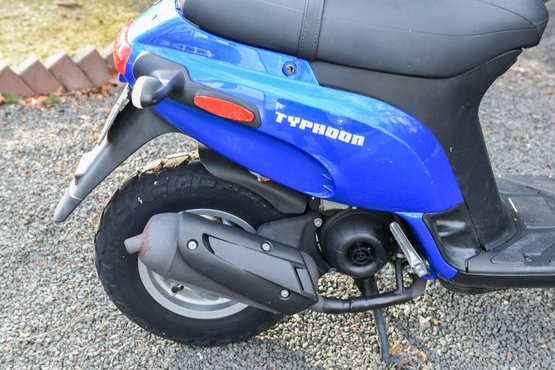 2005 Piaggio Typhoon 50cc Scooter #40685476