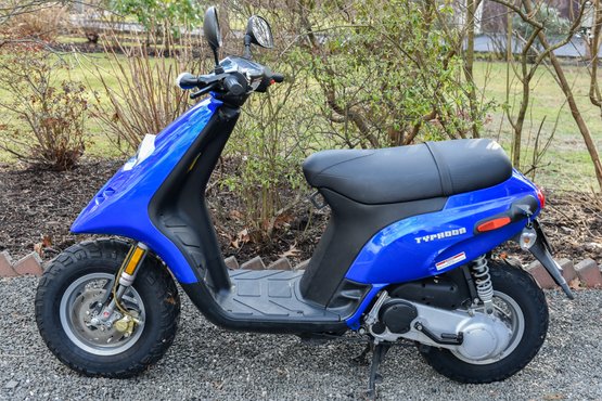 2005 Piaggio Typhoon 50cc Scooter #40685476