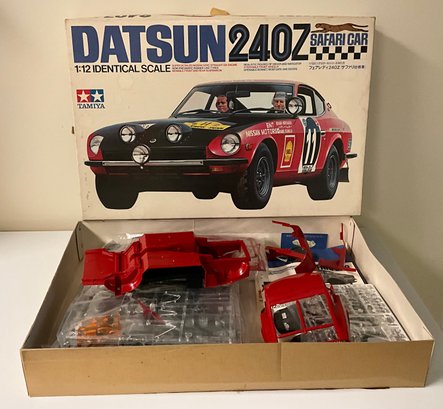 Tamiya 1/12 Scale Datsun 240Z Safari Car Model Kit ~ Kit