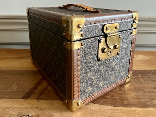 A Louis Vuitton Authenticated - Boite Flacon - Cosmetic Case - Red Interior - Vintage