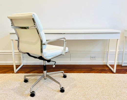 Ikea White Gloss Besta Burs Desk (1 Of 2) #2119559 | Auctionninja.com