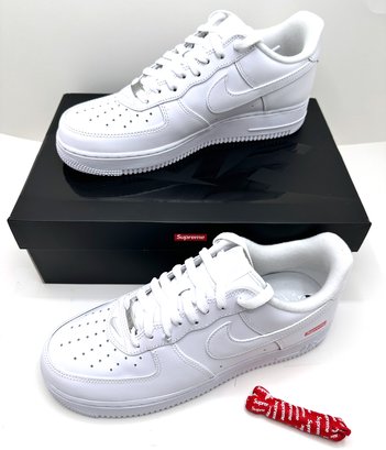 New In Box Supreme Nike Air Force Low SP Sneaker, Size Mens