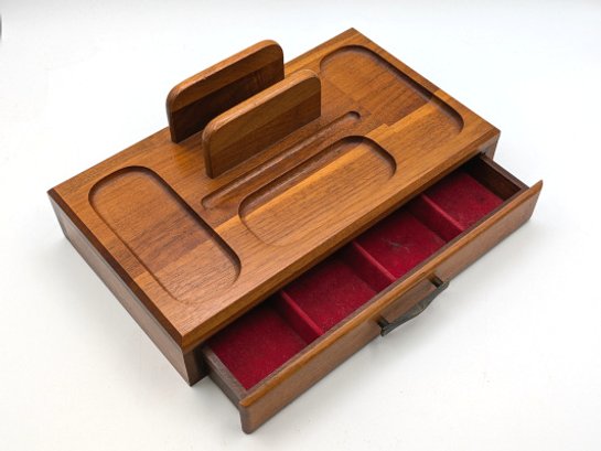 Vintage Mens Dresser Valet Storage #1941253 | Auctionninja.com