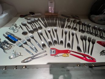 Stainless Flatware, Serv For 8, Misc Gadgets