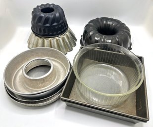 10 Assorted Baking Pans Including Bundt Cakes