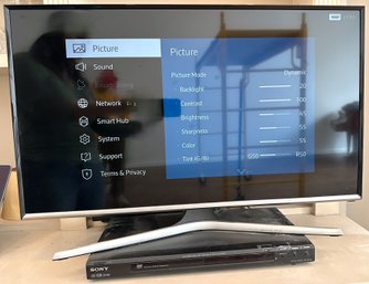 31 Inch Samsung Flatsceen TV & Sony DVD Player