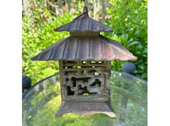 Outdoor Cast Iron Pagoda Bird Feeder