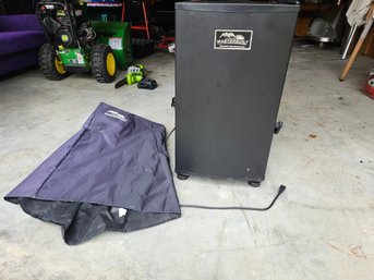 Spacious Masterbuilt Smokehouse With Cover