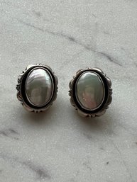 Carol Felley-Vintage Sterling Silver Mother Of Pearl Clip On Earrings