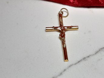 14K Gold Cross 0.96g