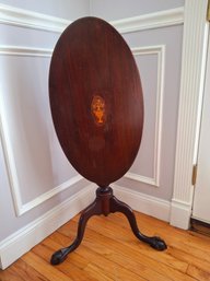 18th-century American North Shore Massachusetts Mahogany Oval Top Tip Table