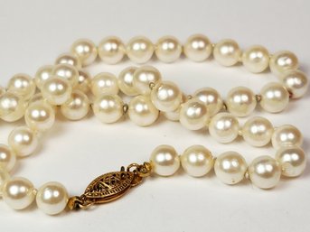 Classic .......  Vintage 14k Yellow Gold Real Pearl Necklace