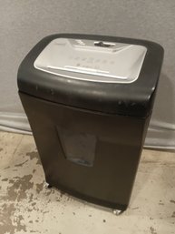 Staples 15 Sheet Shredder