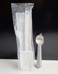 Pampered Chef Mix 'n Scraper Spatula And Ice Cream Scooper Lot