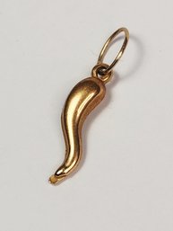 14k Yellow Gold Small Italian Horn / Pepper Charm / Pendant