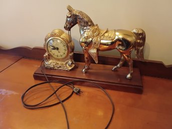 Mid Century United Mantel Self-starting Horse Clock