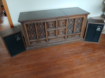 MCM Zenith Stereo Record & Eight Track Player Incredible Sound