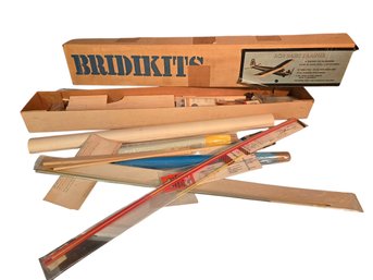 Bridkits Vintage R.C.M. Basic Trainer In Box