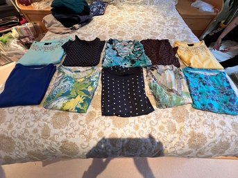 Ladies Lot Of 10 Multi Color Shirts For Everyday, Long Sleeve, Short Sleeve, Size S-m