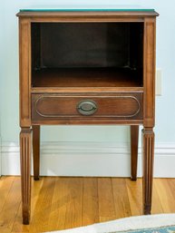 Dexter Antique Fluted Mahogany Nightstand With Beveled Glass Top