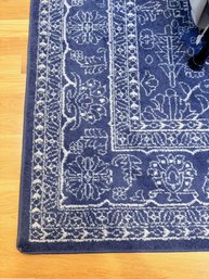 Safavieh Flatweave Area Rug In Blue With White Continuous Border Pattern