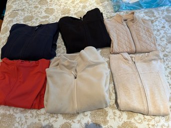Ladies Sweatshirts, Jackets, Zip, W/hoods, Sizes S-M, There Are 6 In This Lot