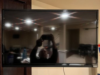 32' Vizio TV With Swing Wall Mount