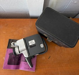 Cannon Motor Zoom 8 With Manuel & Case