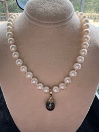Tahitian Pearls, With 14 Kt YG Clasp, With 14 Kt Drop, Black Tahitian Pearl, 18 Inches
