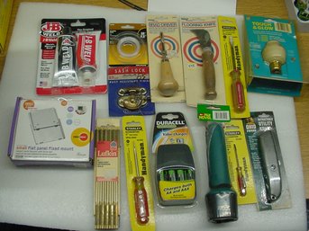 LOT OF 13 NEW CARDED HOUSHOLD AND HARDWARE ITEMS