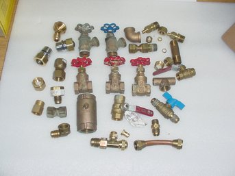 10 POUND MIXED BRASS LOT