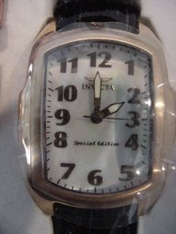 INVICTA Special Edition Watch Set With 5  Interchangeable Bands.