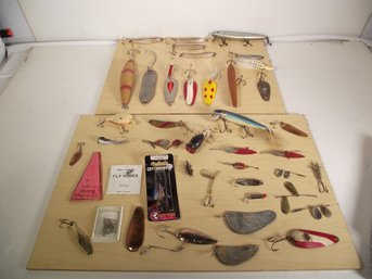 Large Lot Of Vintage Fishing Lures