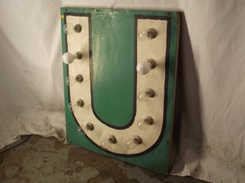 Vintage Letter 'U' Light-up Carnival/Amusement Park Sign