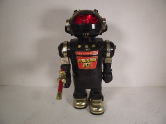VINTAGE ROBOTRON RT-2 TOY ROBOT WITH GUN .
