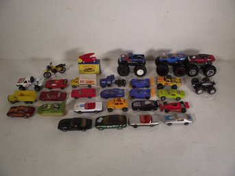 28 VINTAGE SMALL DIECAST CAR LOT.