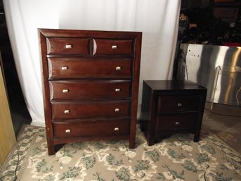 2 PIECE COMBO 6 DRAWER WOODEN DRESSER WITH MATCHING 2 DRAWER NIGHTSTAND..