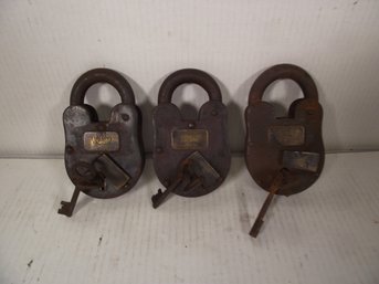 LOT OF 3 VINTAGE LOCKS WITH KEYS