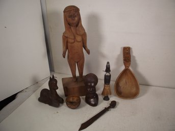 LOT OF VINTAGE CARVED WOODEN FIGURES.