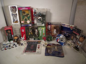 LARGE SPORTS COLLECTABLE LOT.