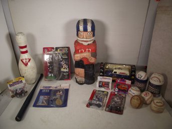 SPORTS COLLECTABLE LOT GIATS TOY CAR BANK IS SIGNED.