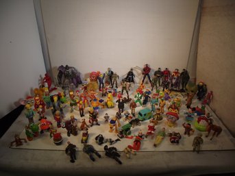 XLARGE VINTAGE TOY FIGURE LOT.
