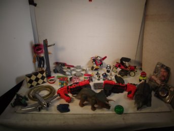 VINTAGE MISC. TOY LOT AND PARTS.