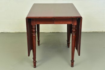Federal Style Mahogany Drop-leaf Dining Table With Three Leaves