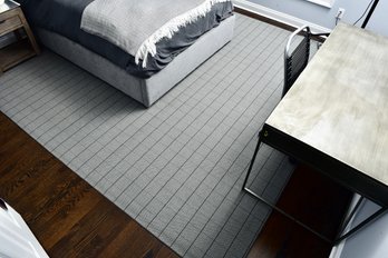 Good Quality Area Rug With Plaid Design