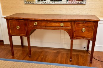 English 19th Century Mahogany Serpentine Sideboard With Rosewood Cross-banding