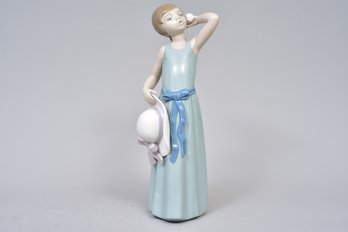 Lladro Girl With Hat Porcelain Figurine